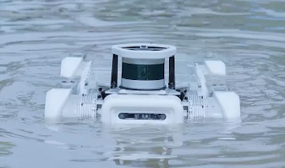 The first domestic quadruped robot with IP66 industrial protection certification.